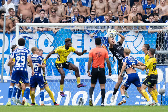 Elfsborgs målvakt Simon Eriksson