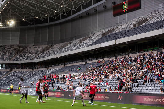 Bläddra bland fler bilder av Fotboll, Allsvenskan, Brommapojkarna - Öster