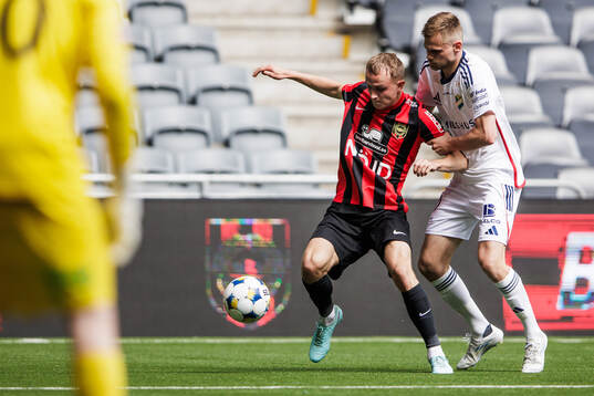 Brommapojkarnas Victor Lind och Östers Oscar Uddenäs
