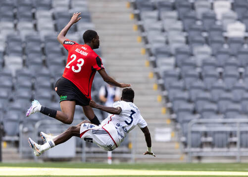 Brommapojkarnas Ezekiel Alladoh och Östers Kingsley Gyamfi