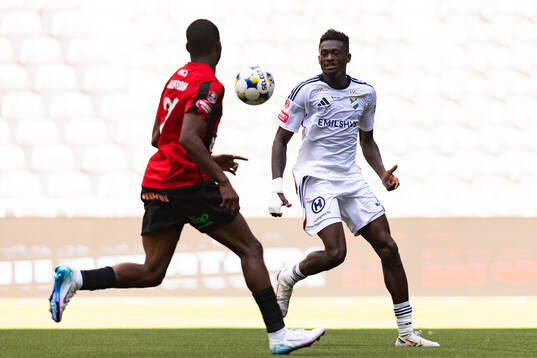 Brommapojkarnas Ezekiel Alladoh och Östers Kingsley Gyamfi