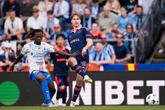 Värnamos Frank Junior Adjei och Djurgårdens Miro Tenho