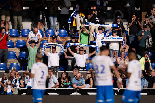 Värnamos supportrar jublar