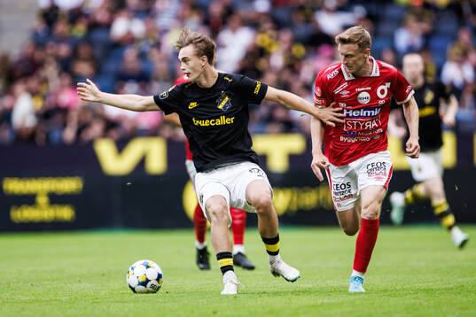 AIKs Yannick Geiger och Degerfors Sebastian Ohlsson
