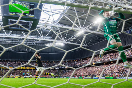 Degerfors målvakt Rasmus Forsell deppar
