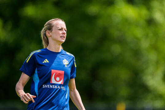 Bläddra bland fler bilder av UEFA Women's Euro 2025, day 12, Sweden, Training