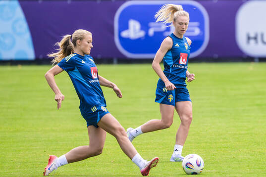 Smilla Holmberg and Rebecka Blomqvist of the Swedish