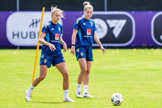 Fridolina Rolfö and Linda Sembrant of the Swedish women's