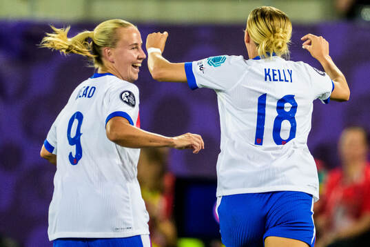 Beth Mead celebrates