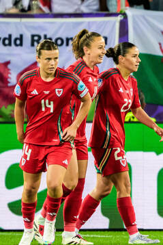 Hannah Cain of Wales celebrates
