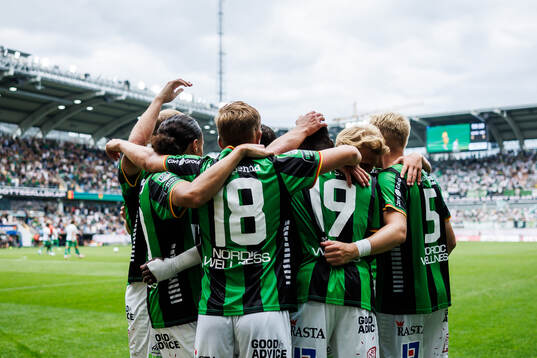 GAIS Ibrahim Diabate jublar med lagkamrater