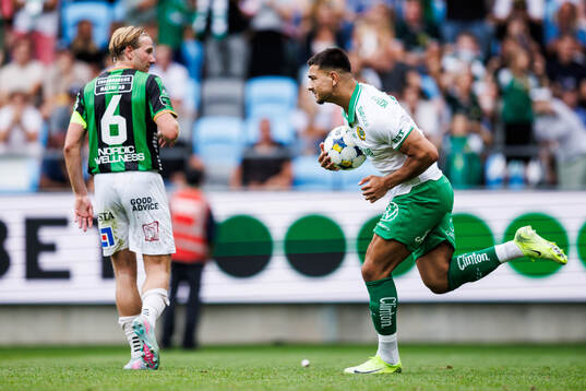 Hammarbys Jusef Erabi jublar
