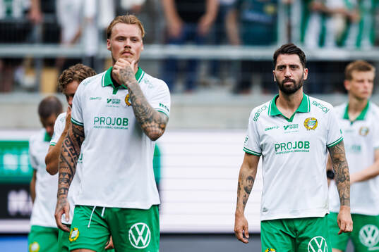 Hammarbys Victor Eriksson och Nahir Besara deppar