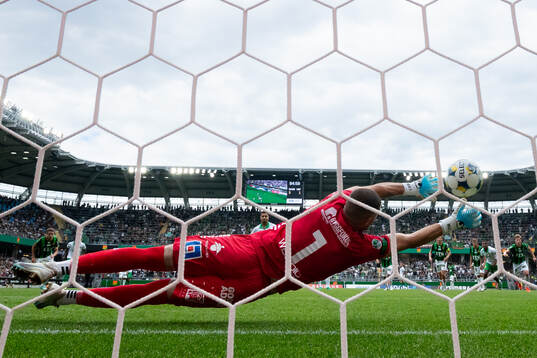 Hammarbys Jusef Erabi skjuter reducering till 3-2 på