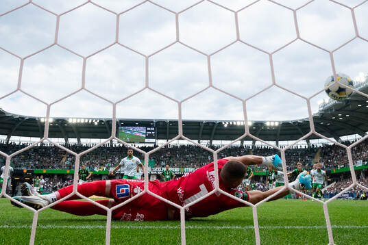 Hammarbys Jusef Erabi skjuter reducering till 3-2 på