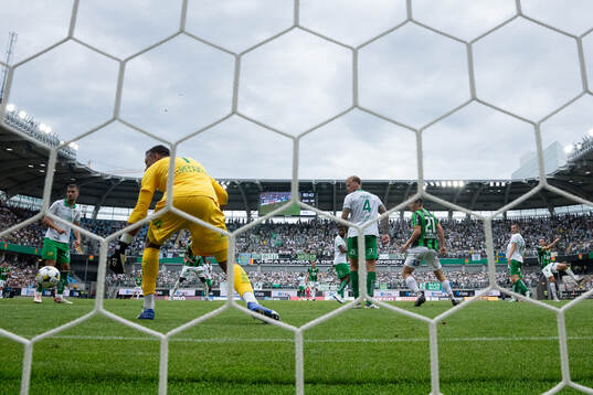 GAIS Amin Boudri skjuter 3-1 i mål bakom Hammarbys