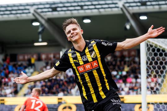 Häckens Adrian Svanbäck jublar
