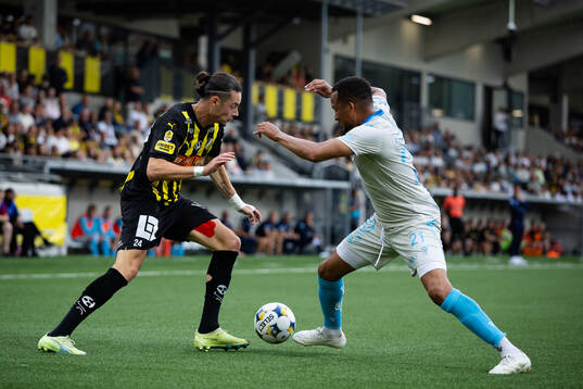 Häckens Amor Layouni och Halmstads Marcus Olsson