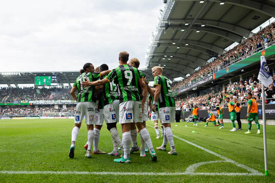 GAIS Ibrahim Diabate jublar med lagkamrater