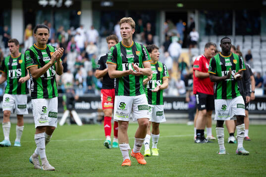 GAIS Amin Boudri och Robin Frej tackar publiken