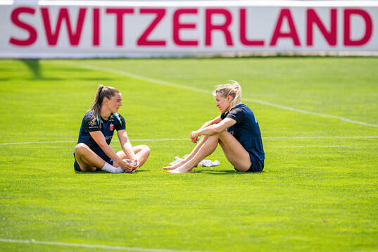 Vilde Bøe Risa and Ada Hegerberg of the Norwegian women's