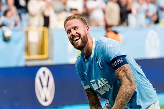 Pontus Jansson celebrates