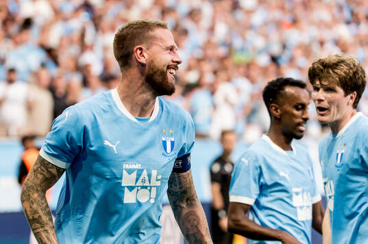 Pontus Jansson celebrates