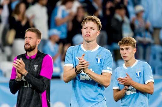 Pontus Jansson, Nils Zätterström and Hugo Bolin celebrate
