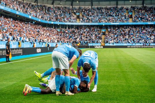 Pontus Jansson of Malmö FF celebrates