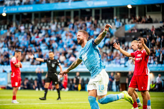 Pontus Jansson of Malmö FF celebrates