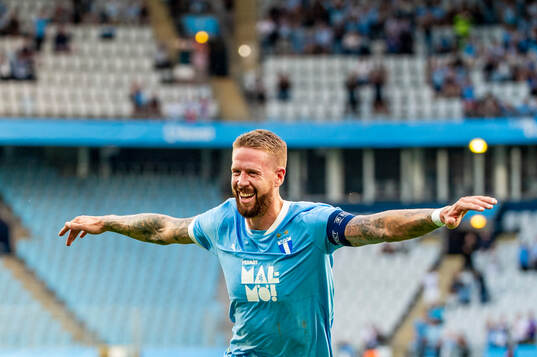 Pontus Jansson of Malmö FF celebrates