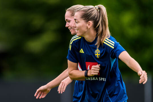 Hanna Lundkvist and Linda Sembrant of the Swedish women's