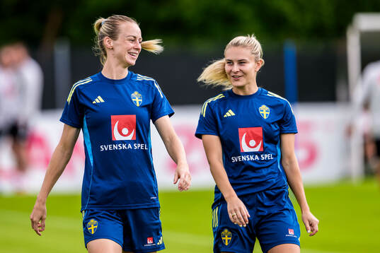 Amanda Ilestedt and Amanda Nildén of the Swedish women's