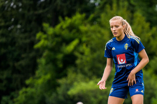 Smilla Holmberg of the Swedish women's national football