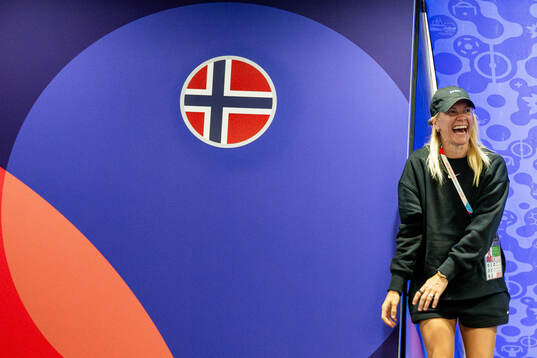 Bläddra bland fler bilder av UEFA Women's Euro 2025, day 14, Norway, pitch inspection