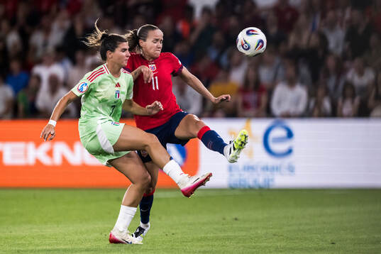 Sofia Cantore of Italy and Guro Reiten of Norway