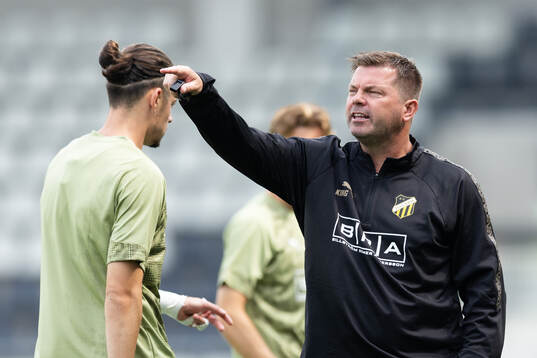 Head coach Jens Gustafsson of Häcken