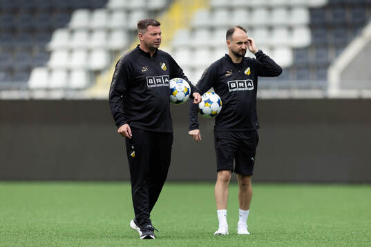 Head coach tränare Jens Gustafsson and assistant coach