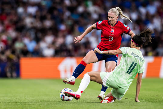 Thea Bjelde of Norway and Barbara Bonansea of Italy