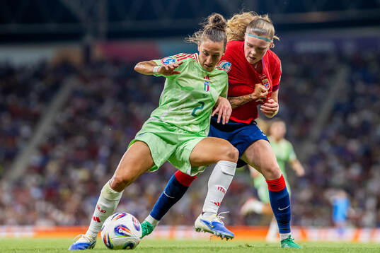 Elisabetta Oliviero of Italy and Signe Gaupset of Norway