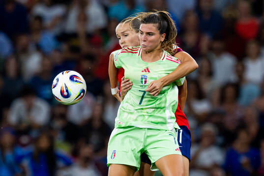 Guro Reiten of Norway and Sofia Cantore of Italy
