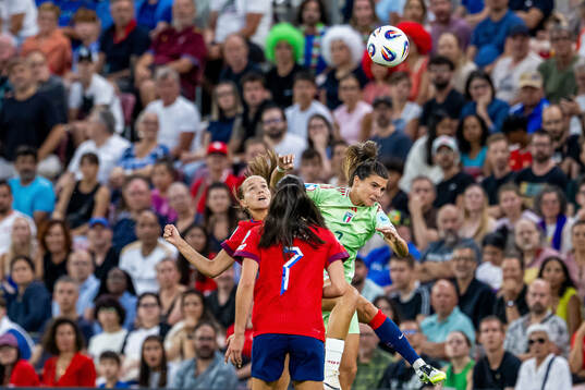 Guro Reiten of Norway and Sofia Cantore of Italy