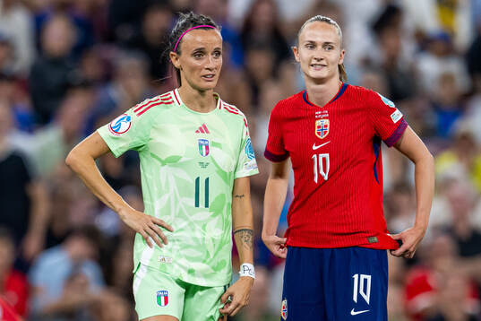 Barbara Bonansea of Italy and Caroline Graham Hansen of