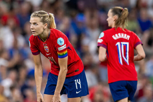 Ada Hegerberg and Caroline Graham Hansen of Norway