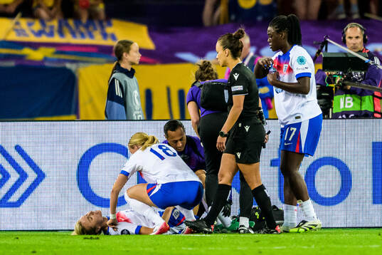 Chloe Kelly of England in pain