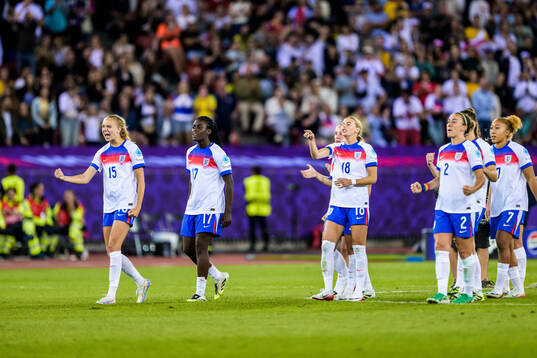 Esme Morgan, Michelle Agyemang, Chloe Kelly and Lucy Bronze