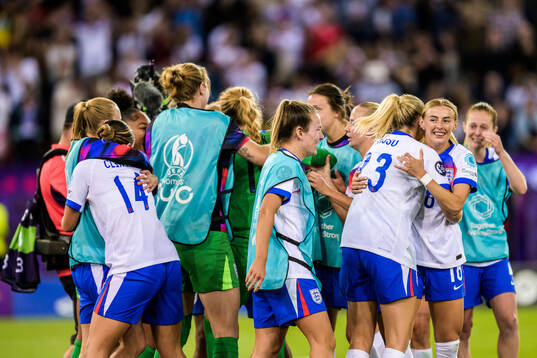 Players of England celebrate