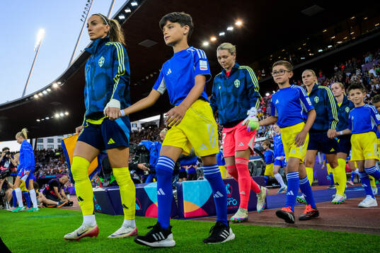 Kosovare Asllani of Sweden enters the pitch