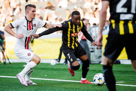 Libor Holik of Spartak Trnava and Sanders Ngabo of Häcken