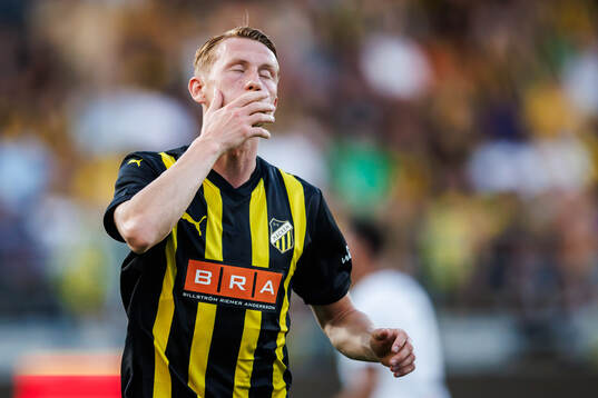 Julius Lindberg of Häcken looks dejected